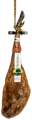 Jamón Señorío de Montanera pendurado, com o selo da denominação de Extremadura